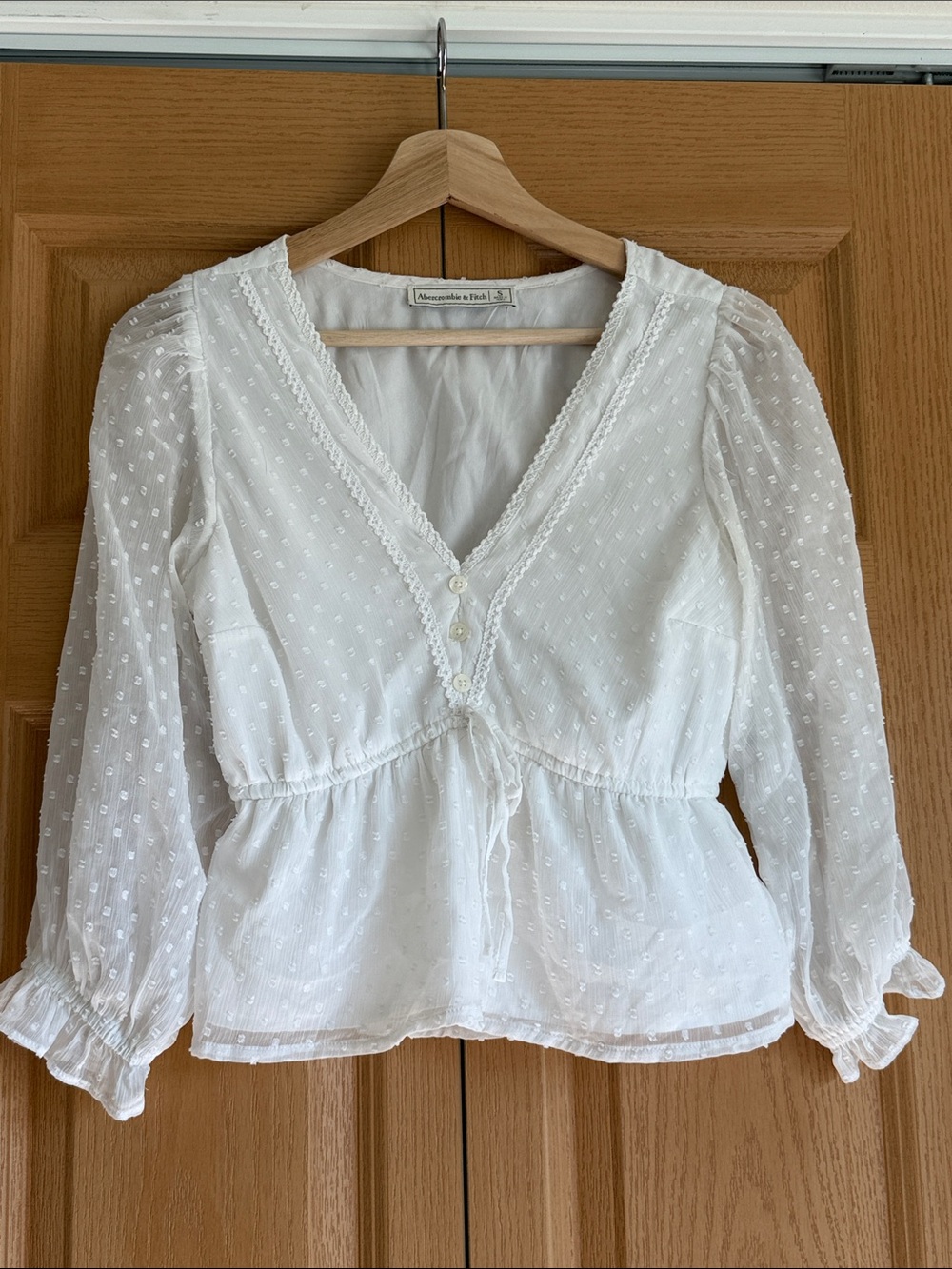 Abercrombie & Fitch women’s White Swiss Dot Peplum V-Neck Blouse S